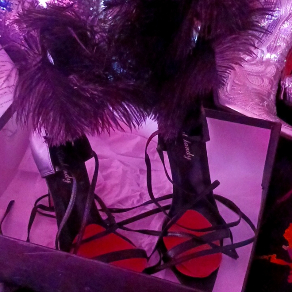 Feathered heels